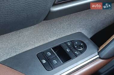 Внедорожник / Кроссовер Mazda MX-30 2020 в 