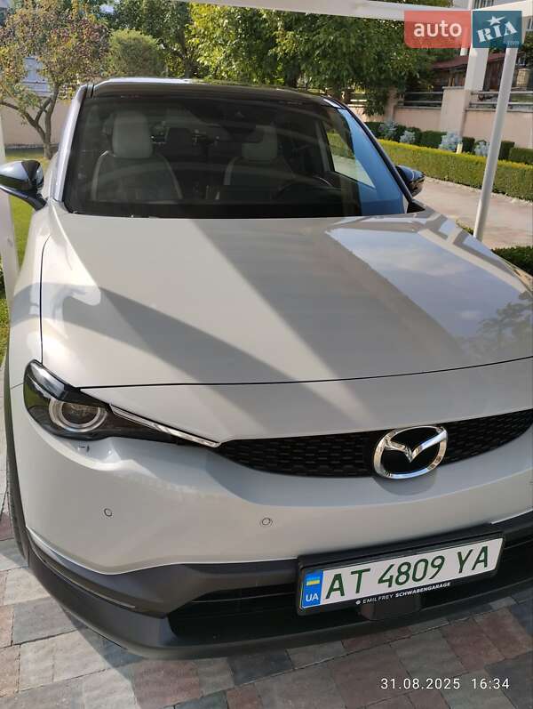 Внедорожник / Кроссовер Mazda MX-30 2020 в Делятине