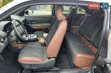 Внедорожник / Кроссовер Mazda MX-30 2020 в 