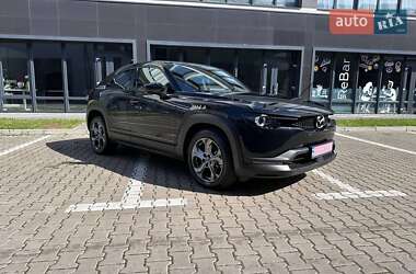 Внедорожник / Кроссовер Mazda MX-30 2022 в 