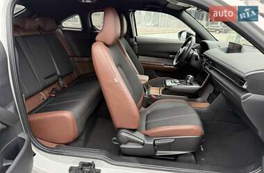 Внедорожник / Кроссовер Mazda MX-30 2021 в 