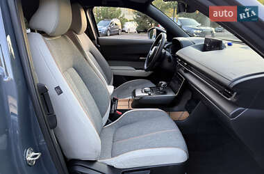 Внедорожник / Кроссовер Mazda MX-30 2022 в 