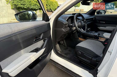 Внедорожник / Кроссовер Mazda MX-30 2021 в 