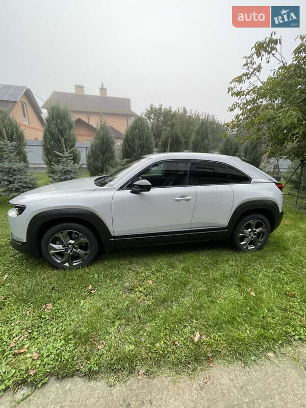 Позашляховик / Кросовер Mazda MX-30 2020 в Києві