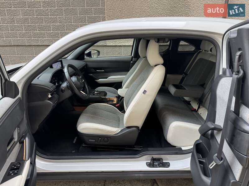 Позашляховик / Кросовер Mazda MX-30 2020 в Дніпрі