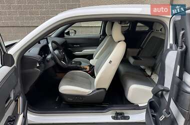 Внедорожник / Кроссовер Mazda MX-30 2020 в 