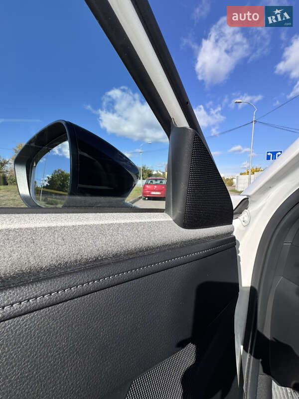 Внедорожник / Кроссовер Mazda MX-30 2021 в Киеве