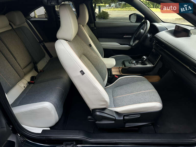 Позашляховик / Кросовер Mazda MX-30 2021 в Івано-Франківську