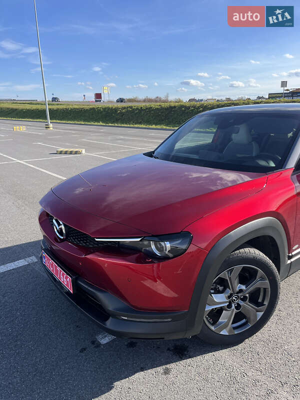 Позашляховик / Кросовер Mazda MX-30 2020 в Львові