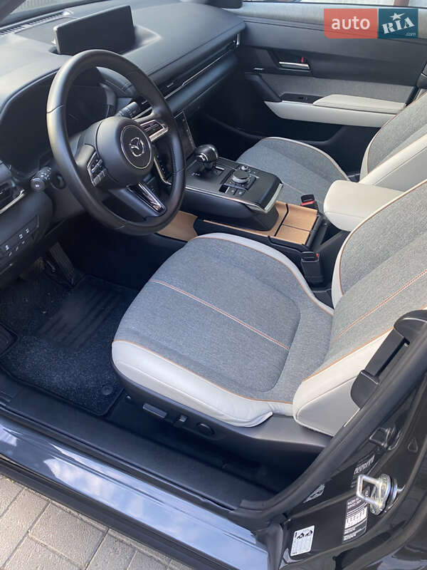 Внедорожник / Кроссовер Mazda MX-30 2021 в Киеве