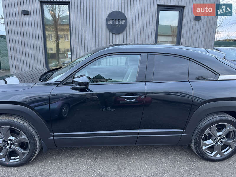 Внедорожник / Кроссовер Mazda MX-30 2020 в Тернополе