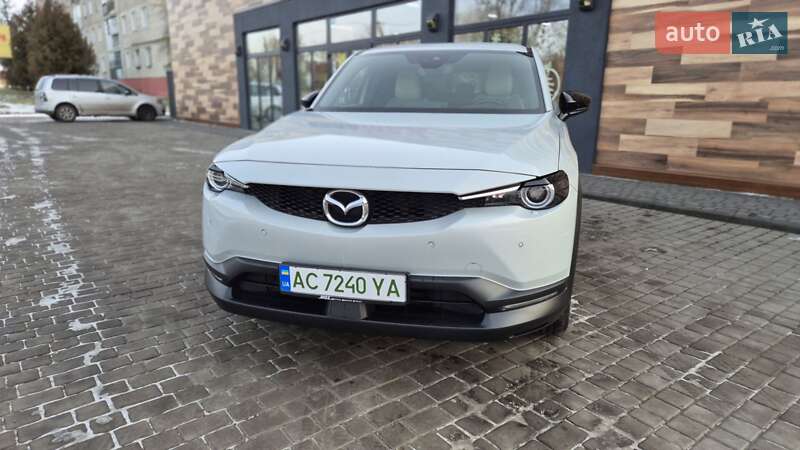 Внедорожник / Кроссовер Mazda MX-30 2020 в Владимире