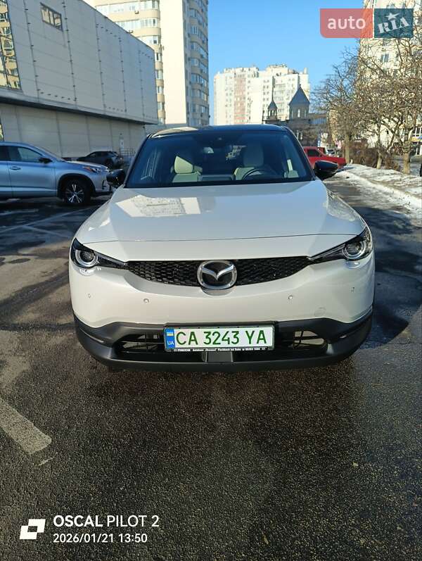 Внедорожник / Кроссовер Mazda MX-30 2020 в Черкассах