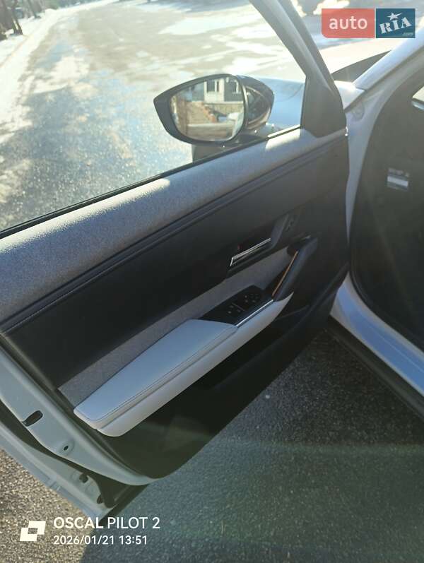 Внедорожник / Кроссовер Mazda MX-30 2020 в Черкассах