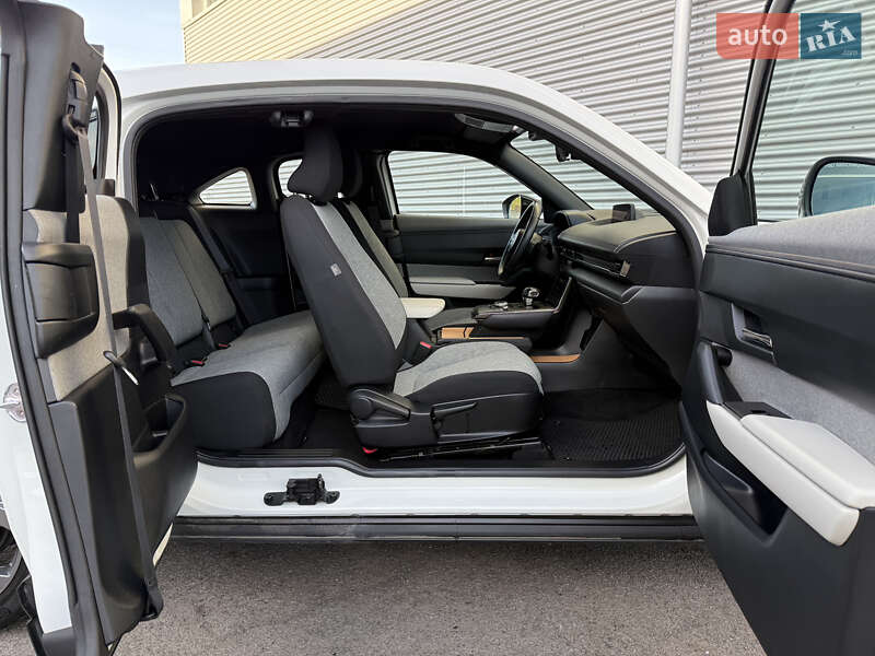 Внедорожник / Кроссовер Mazda MX-30 2020 в Ровно фото 28 Внедорожник / Кроссовер Mazda MX-30 2020 в Ровно