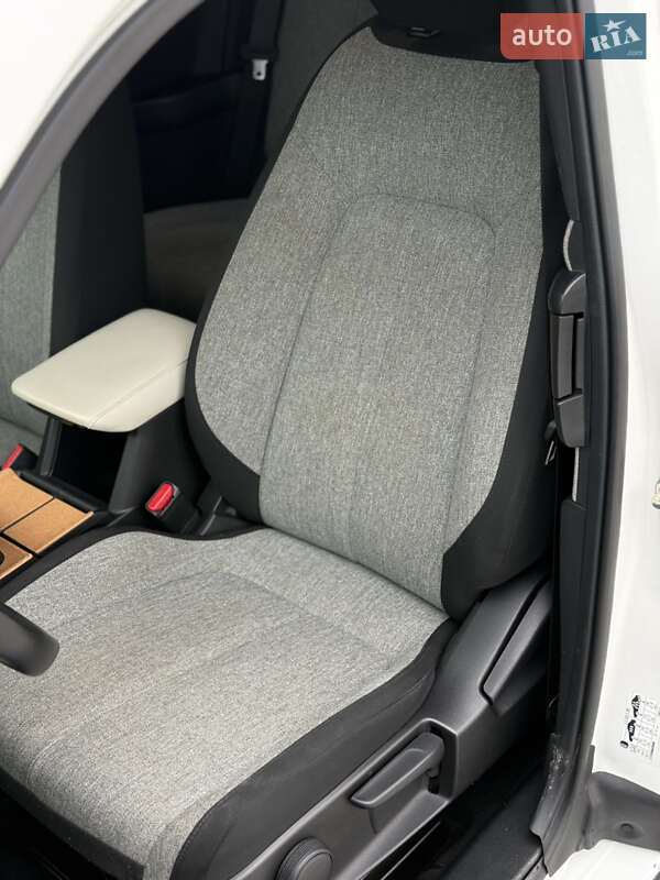 Внедорожник / Кроссовер Mazda MX-30 2021 в Броварах