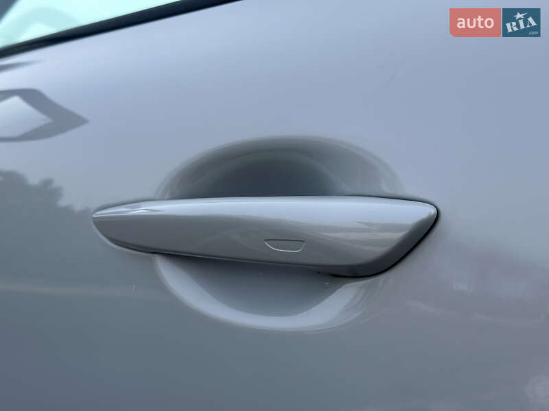 Внедорожник / Кроссовер Mazda MX-30 2022 в Киеве