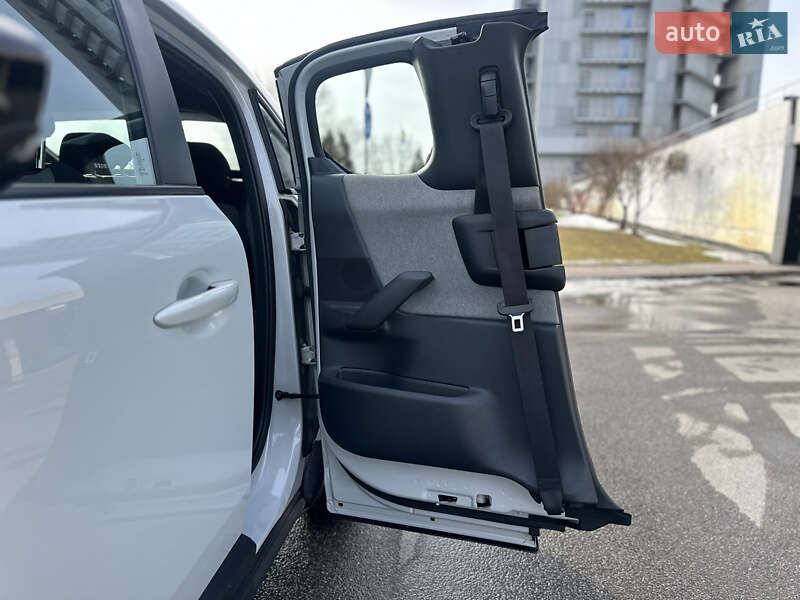 Внедорожник / Кроссовер Mazda MX-30 2022 в Киеве