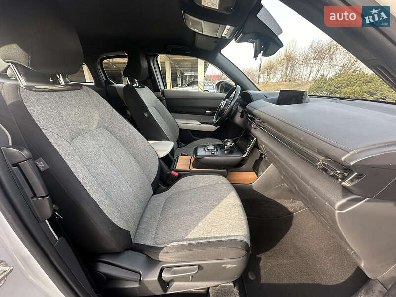 Внедорожник / Кроссовер Mazda MX-30 2022 в Киеве