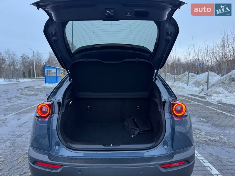 Позашляховик / Кросовер Mazda MX-30 2020 в Дубні