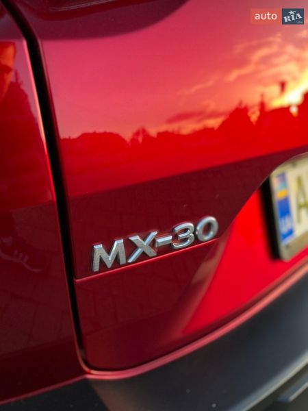 Внедорожник / Кроссовер Mazda MX-30 2020 в Ивано-Франковске
