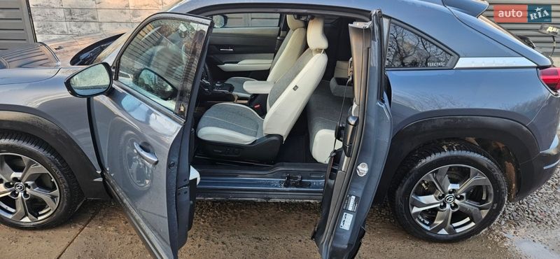 Внедорожник / Кроссовер Mazda MX-30 2020 в Львове