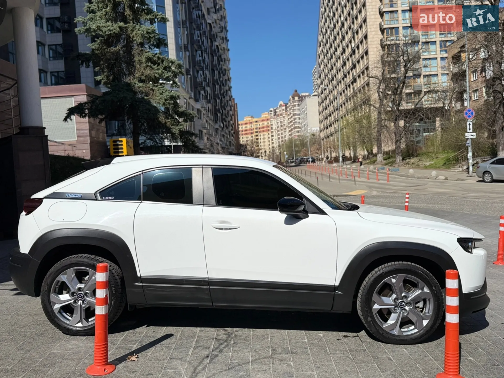 2021 Mazda MX-30 - мініатюра 14