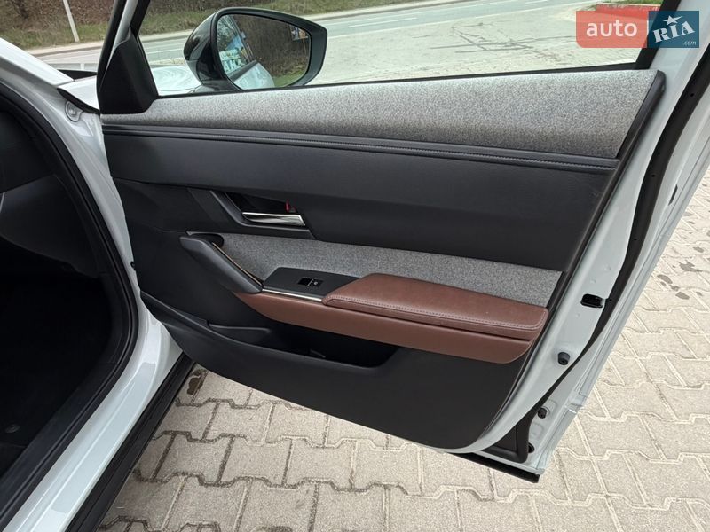 Внедорожник / Кроссовер Mazda MX-30 2020 в Тернополе