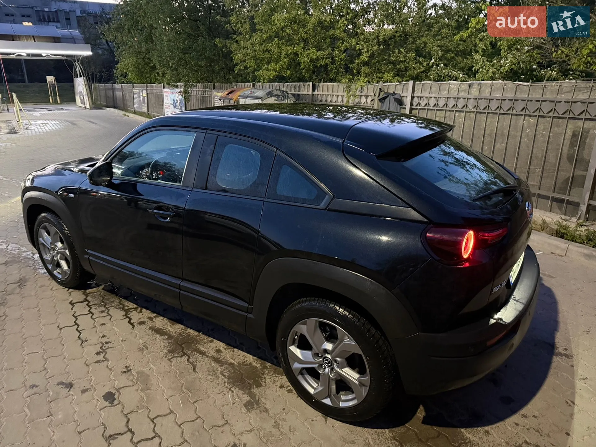 2022 Mazda MX-30 - мініатюра 3
