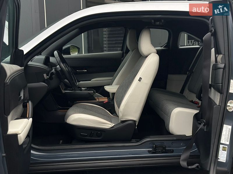 Внедорожник / Кроссовер Mazda MX-30 2021 в Львове
