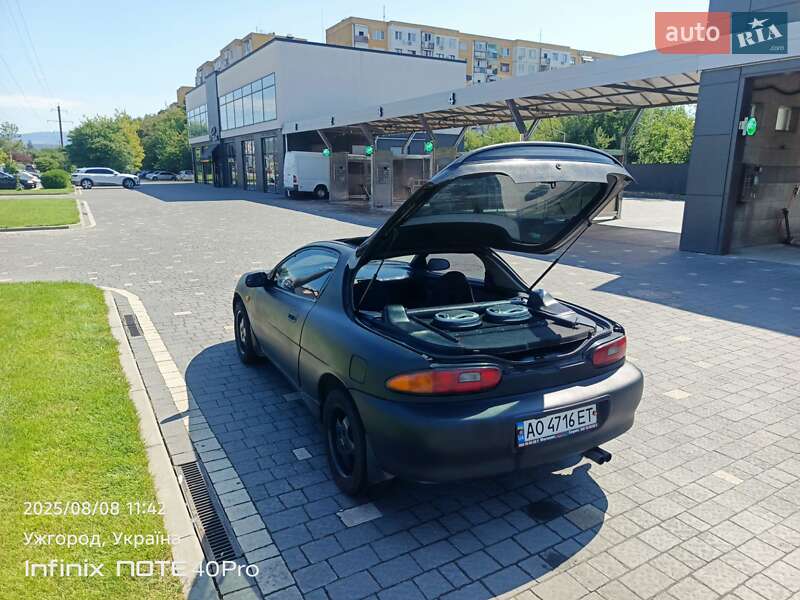 Купе Mazda MX-3 1993 в Ужгороде