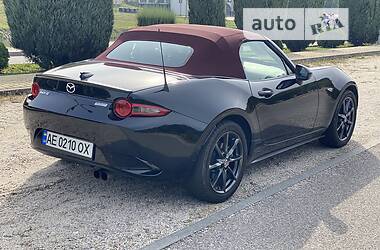 Родстер Mazda MX-5 2017 в 