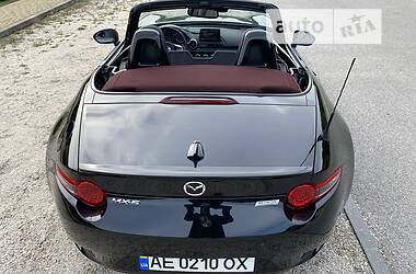 Родстер Mazda MX-5 2017 в 