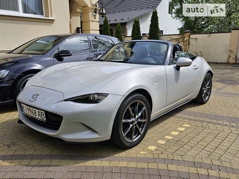 Родстер Mazda MX-5 2015 в 