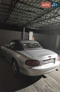 Родстер Mazda MX-5 2001 в 