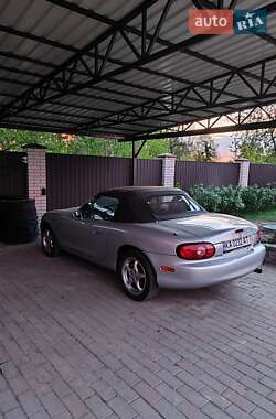 Родстер Mazda MX-5 2001 в 