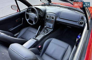Родстер Mazda MX-5 1996 в 