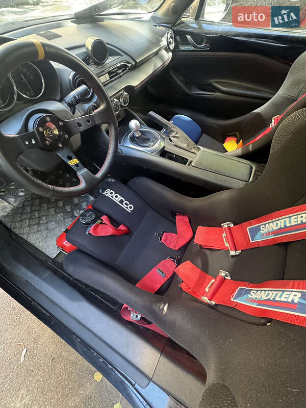 Родстер Mazda MX-5 2015 в Киеве