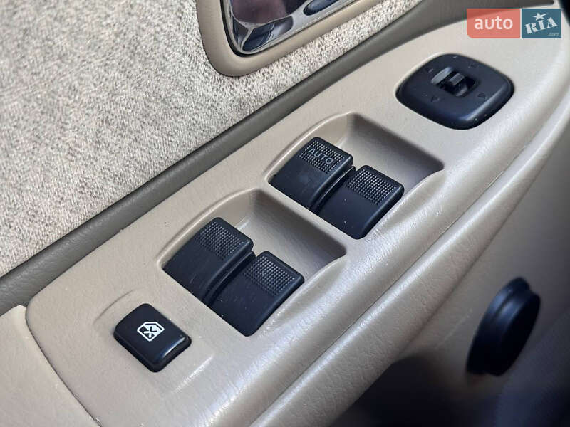 Седан Mazda Protege 2003 в Киеве фото 14 Седан Mazda Protege 2003 в Киеве