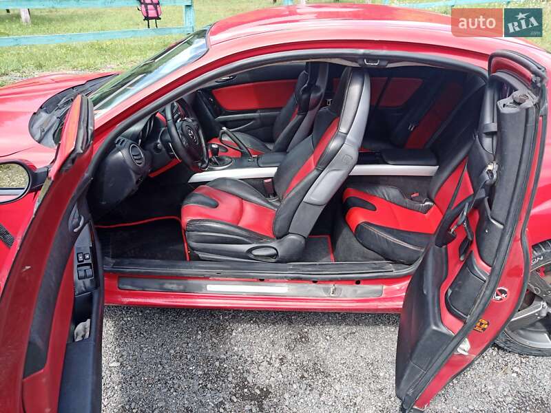 Купе Mazda RX-8 2004 в Воловцю