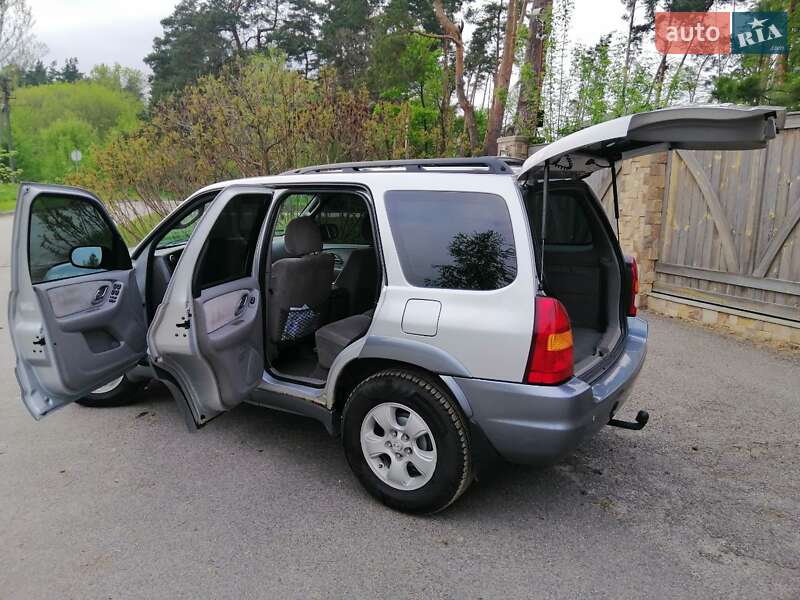 Внедорожник / Кроссовер Mazda Tribute 2002 в Ирпене