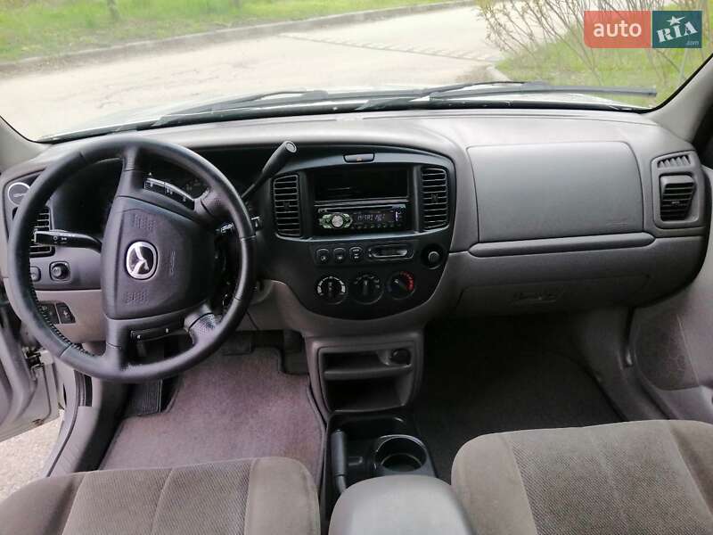 Внедорожник / Кроссовер Mazda Tribute 2002 в Ирпене