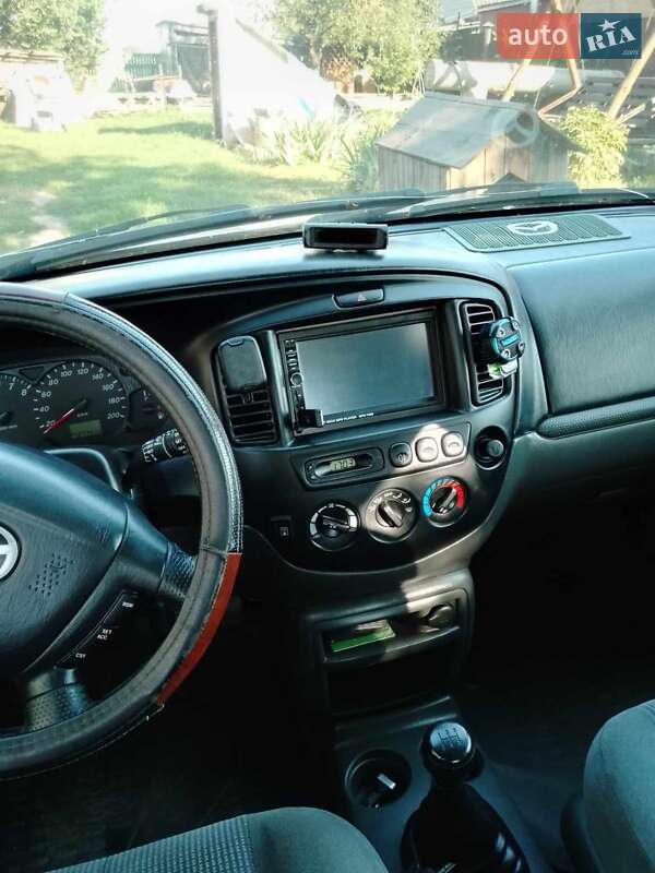 Внедорожник / Кроссовер Mazda Tribute 2003 в Черкассах