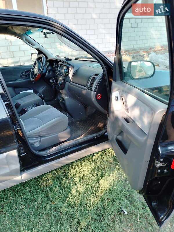 Внедорожник / Кроссовер Mazda Tribute 2003 в Черкассах