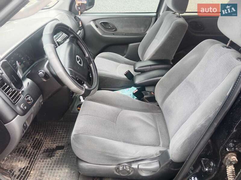 Внедорожник / Кроссовер Mazda Tribute 2003 в Ужгороде