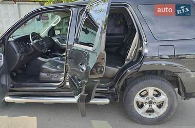 Позашляховик / Кросовер Mazda Tribute 2004 в 