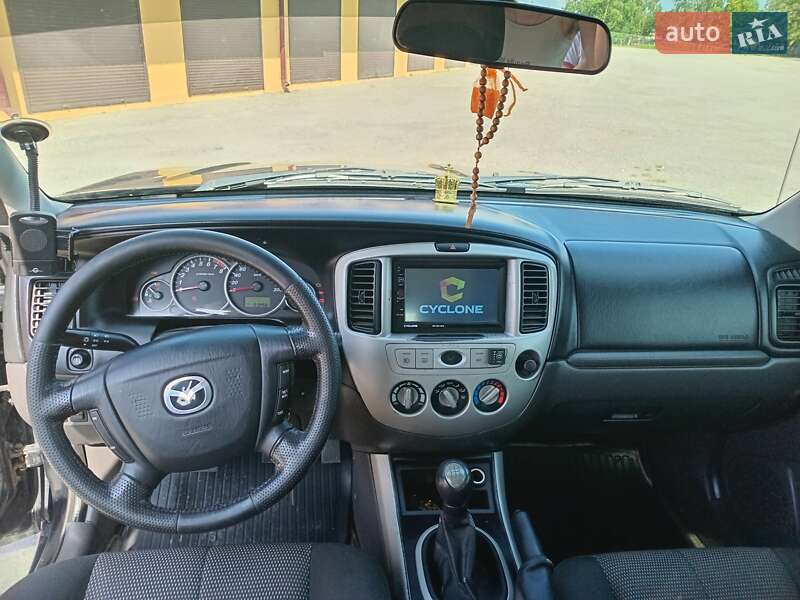 Позашляховик / Кросовер Mazda Tribute 2005 в Почаєві