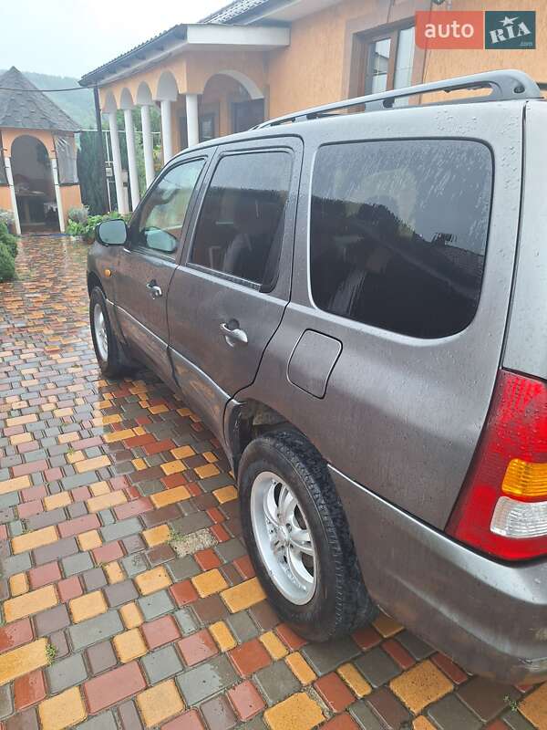 Позашляховик / Кросовер Mazda Tribute 2002 в Чернівцях