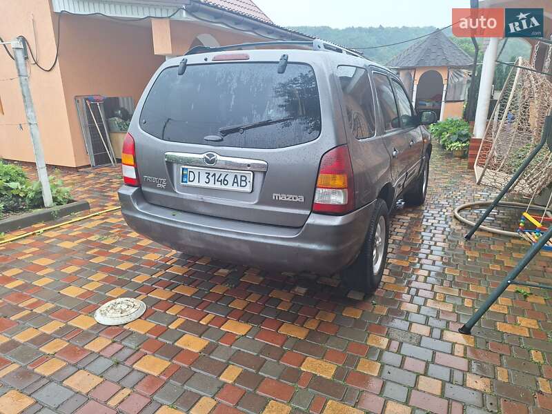 Внедорожник / Кроссовер Mazda Tribute 2002 в Черновцах