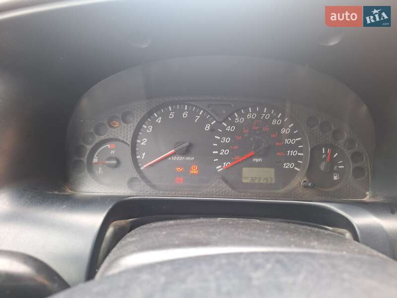 Внедорожник / Кроссовер Mazda Tribute 2002 в Черновцах